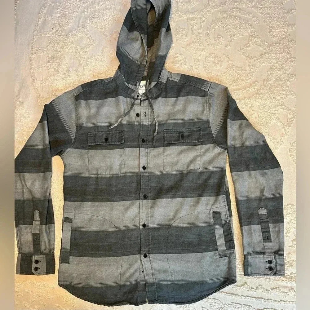 EZEKIEL Men's CROSSOVER Button Down  Hoodie - Grey